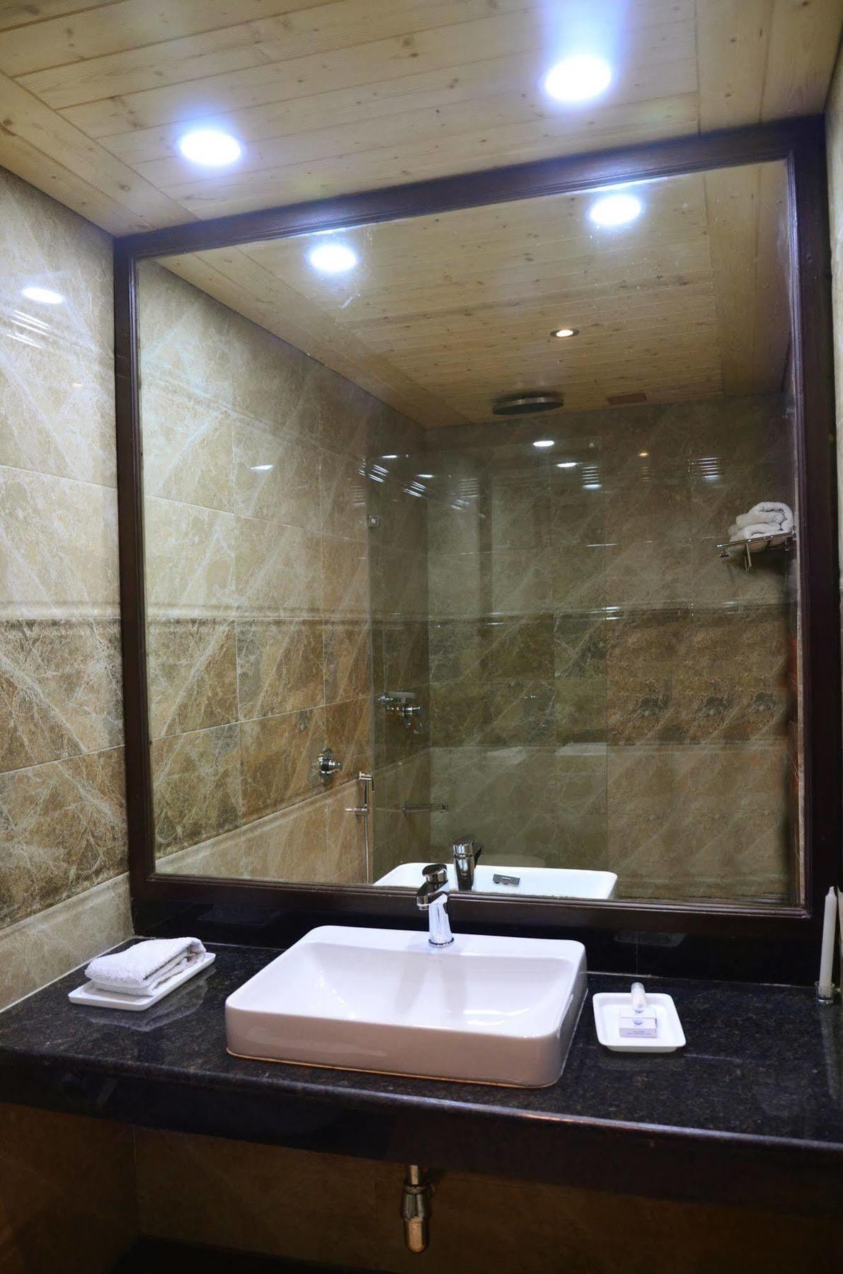 Hotel Manali Heights Extérieur photo