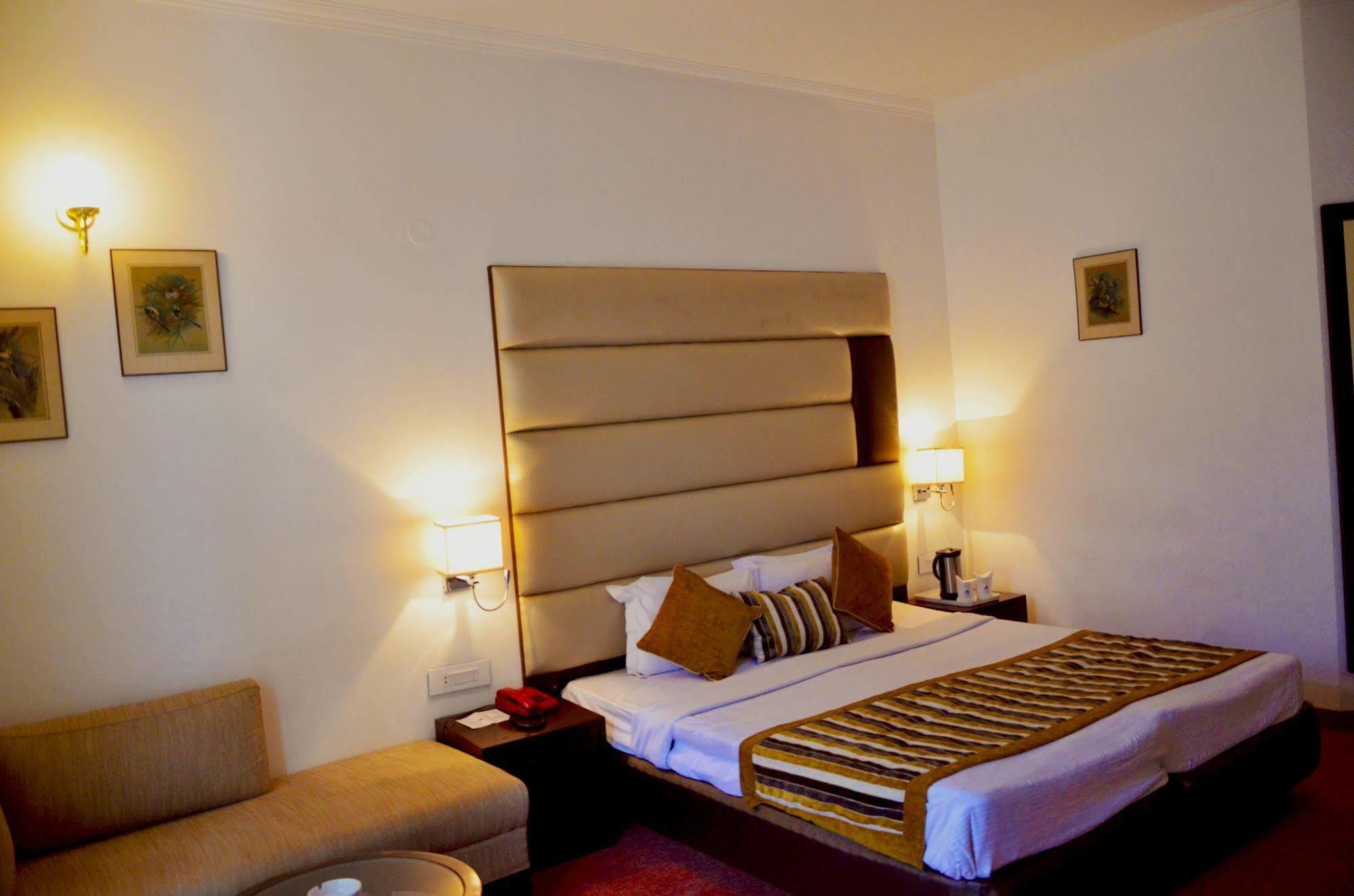 Hotel Manali Heights Extérieur photo