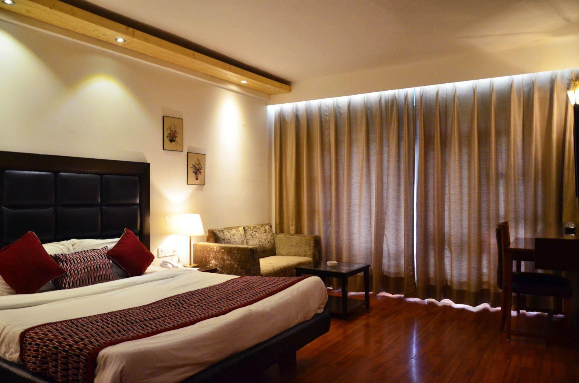Hotel Manali Heights Extérieur photo